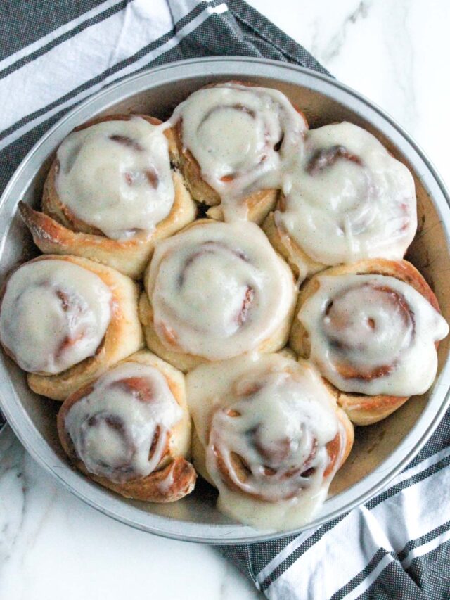 No-Knead Cinnamon Rolls with Cream Cheese Icing
