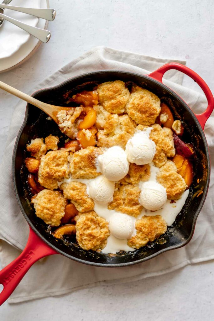 Simple Fresh Peach Cobbler | katiebirdbakes.com