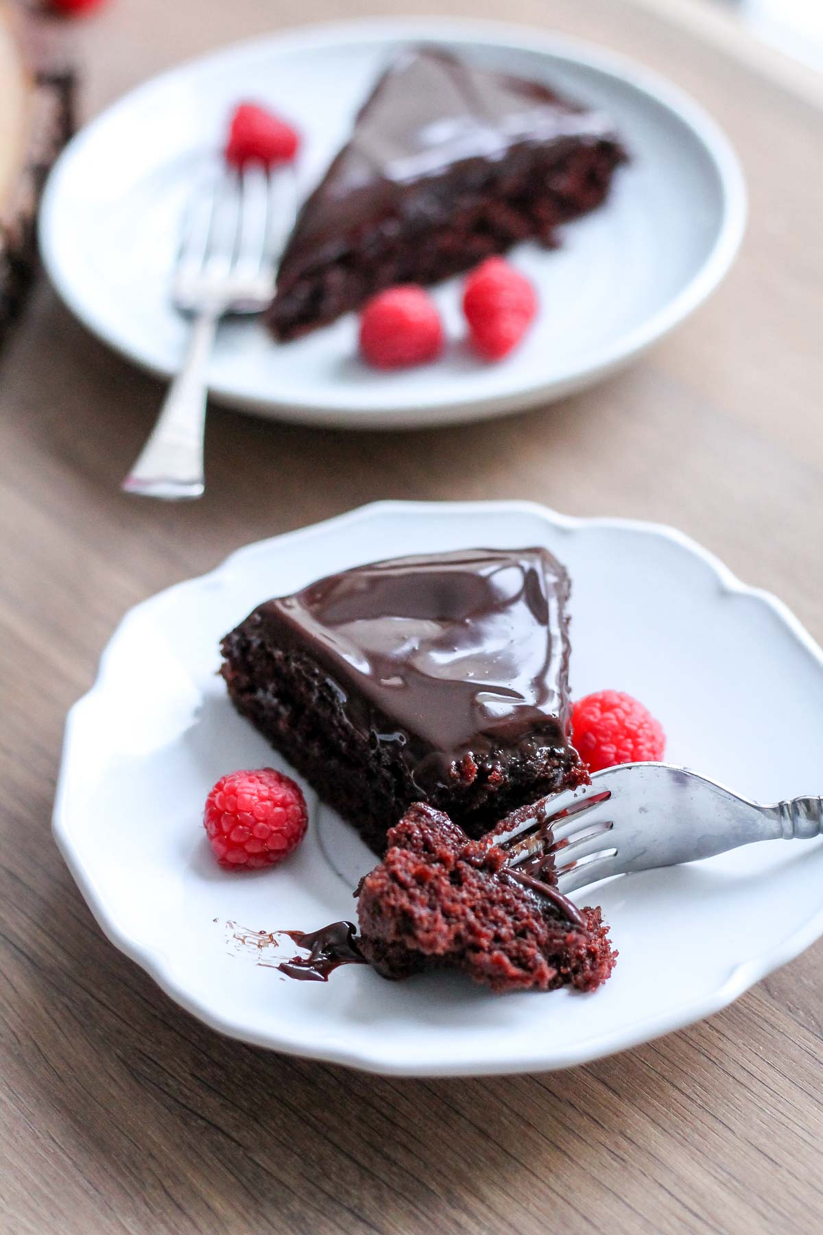 Single Layer Chocolate Cake with Chocolate Ganache | katiebirdbakes.com