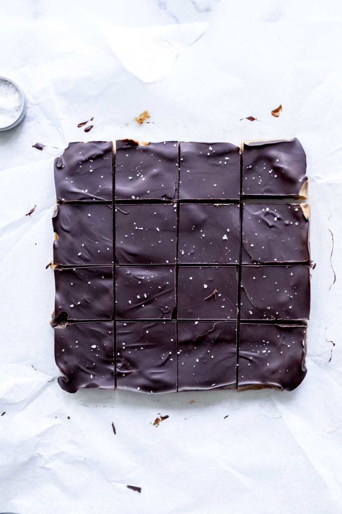 No-Bake Peanut Butter Bars - simple natural ingredients with decadent results! | katiebirdbakes