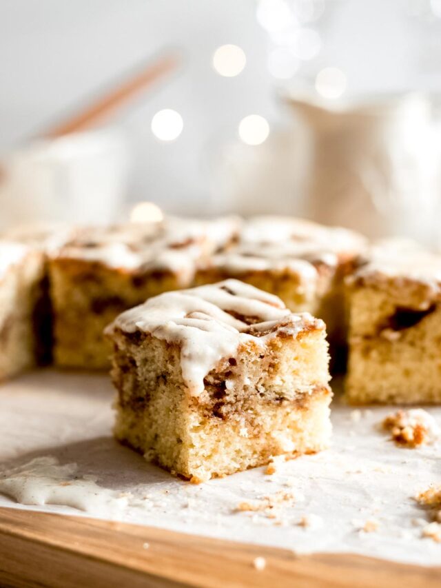 Snickerdoodle Cake with Cream Cheese Frosting