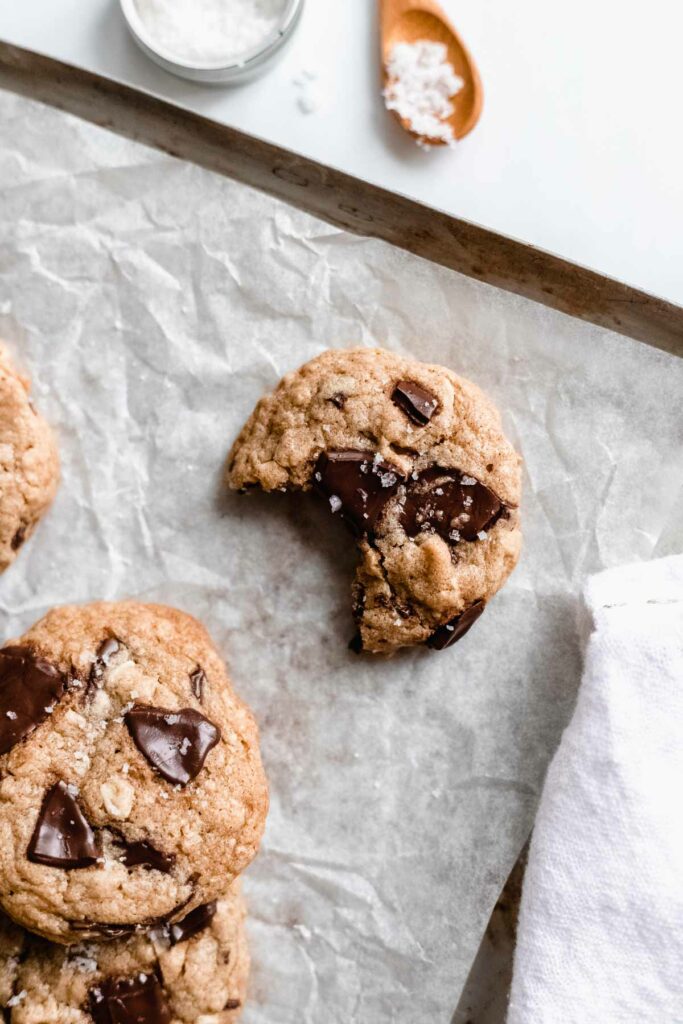 The easiest oatmeal chocolate chip cookies